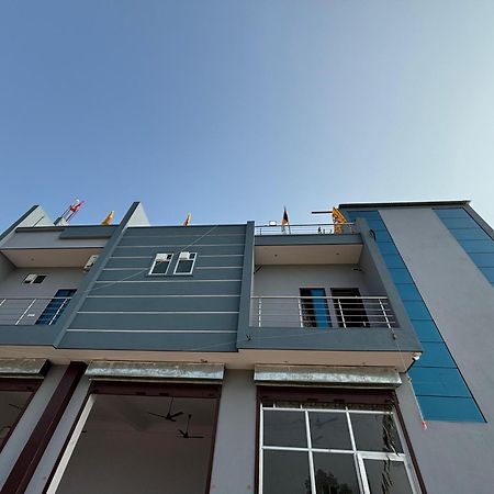 Hotel Raghunath Palace Khātu 外观 照片