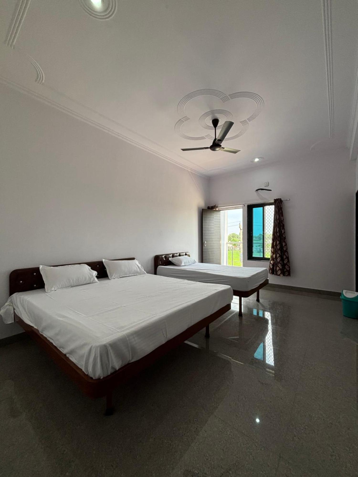 Hotel Raghunath Palace Khātu 外观 照片