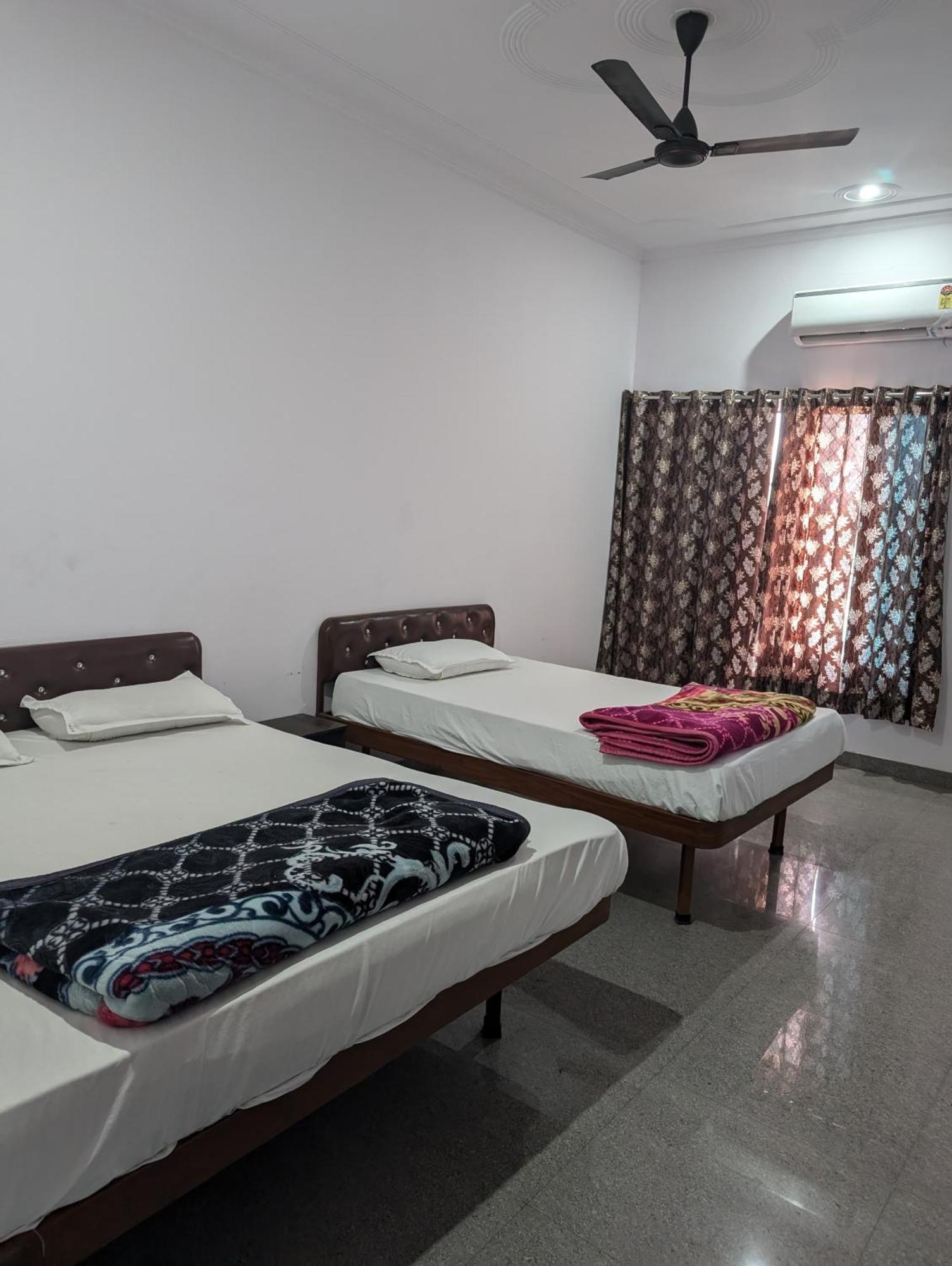 Hotel Raghunath Palace Khātu 外观 照片