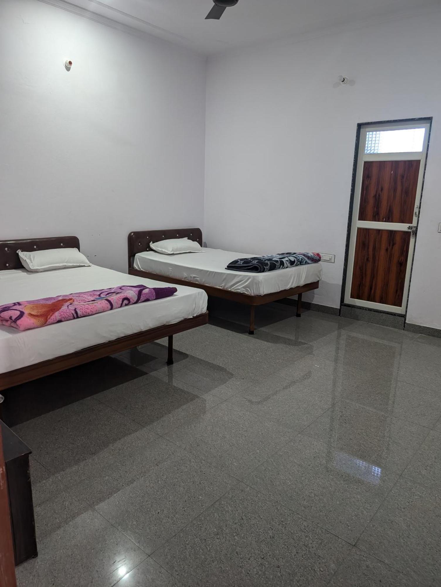 Hotel Raghunath Palace Khātu 外观 照片
